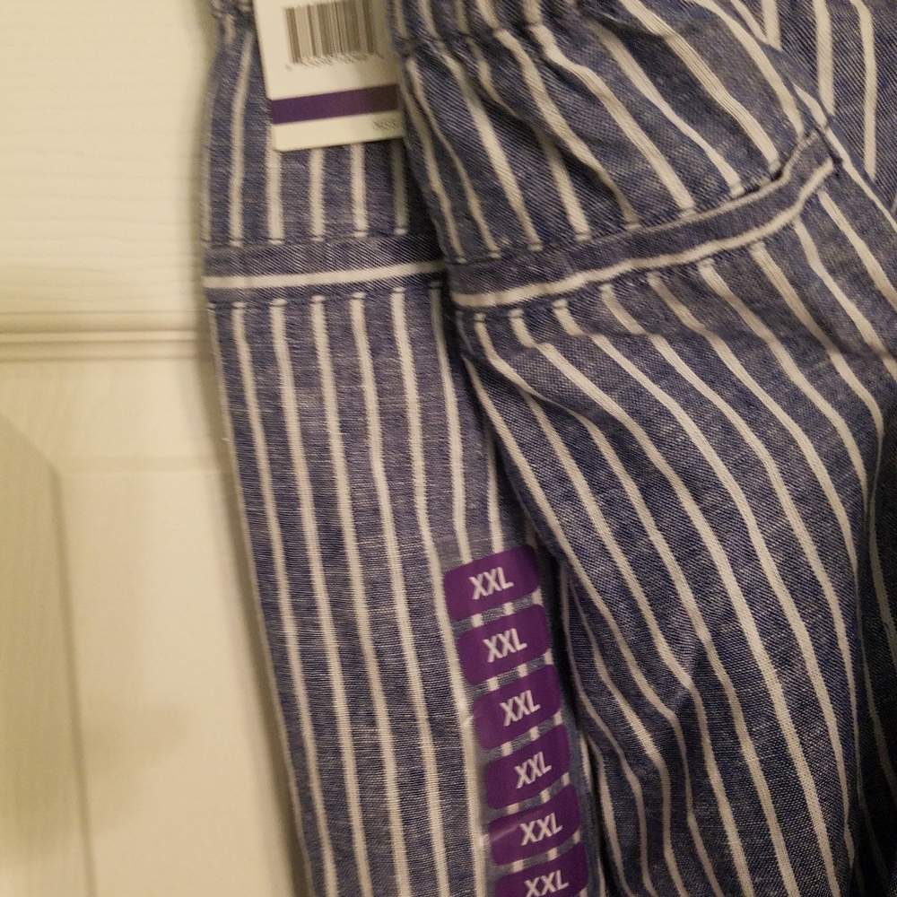 Capris - Picture 2 of 3